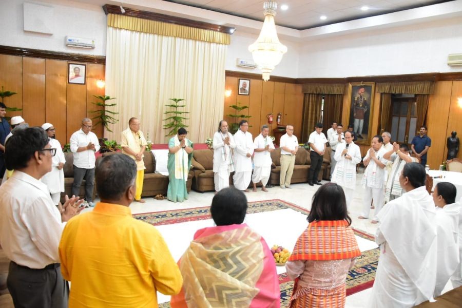 The Interfaith Forum for Peace and Harmony (IFPH), Manipur organized an Interfaith Prayer with the Governor, Anusuiya Uikey in the Bouquet Hall of Raj Bhawan, Imphal on August 2. Altogether 25 members of the forum representing Brahmakumaris, Christian, Hindu Vaishnavite, Islam, Jain, Tingkao Ragwang Chapriak and Sanamahi took turns offer special prayers for the Governor and peaceful coexistence for the people of Manipur in different languages.